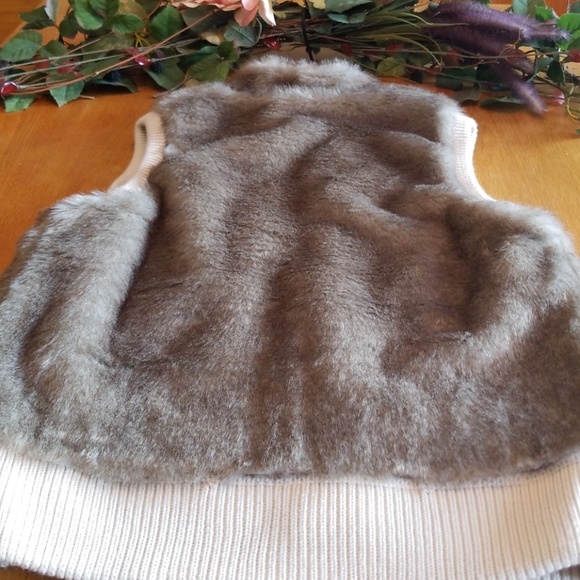 Womens Vest - Picture 4 of 6